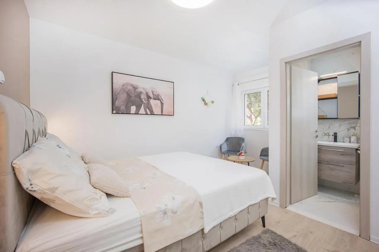 Willa Beautiful Holiday Home 