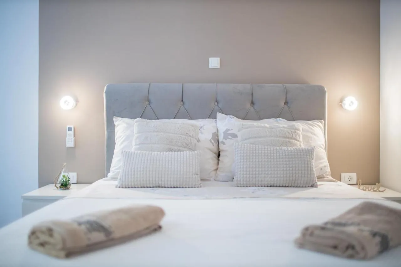Willa Beautiful Holiday Home 