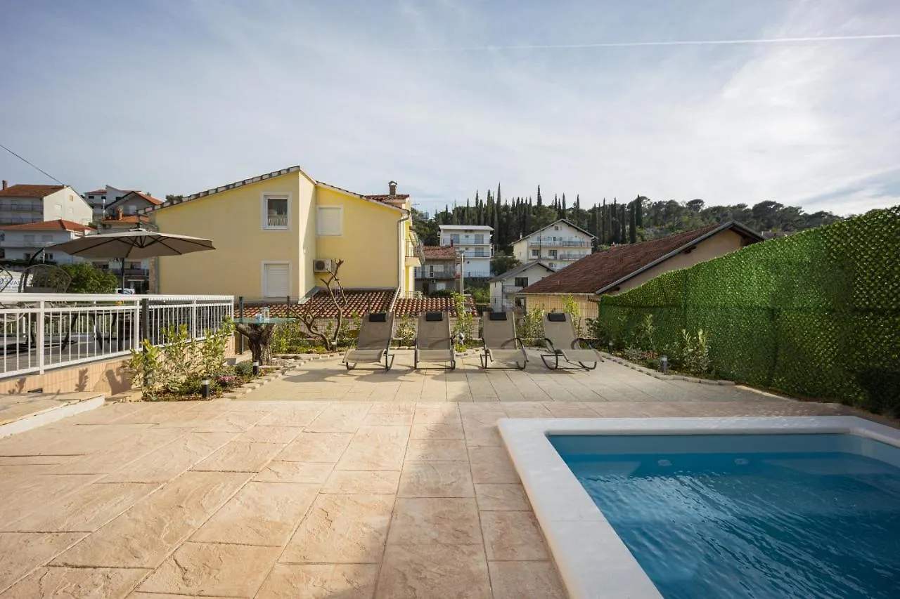 Villa Beautiful Holiday Home 